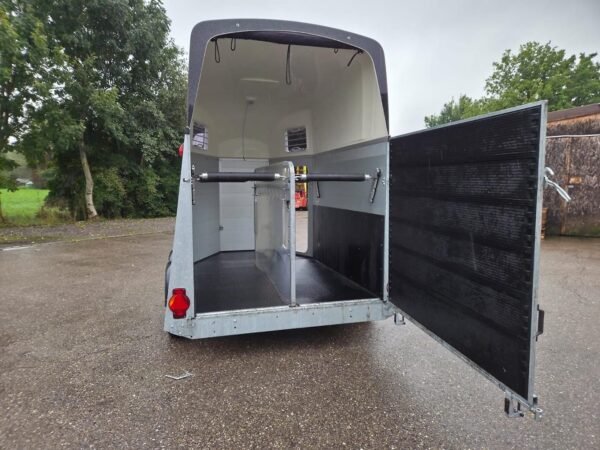 Remolque Humbur Xanthos 2700